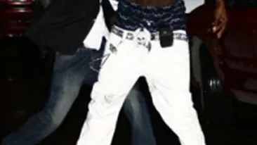 N'Doye a facut show in club! A dansat toata noaptea, inconjurat de romance