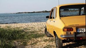 Fotografia care a devenit virală! Un român și-a luat familia și a plecat în Grecia, dar nu oricum ci într-o Dacia 1300