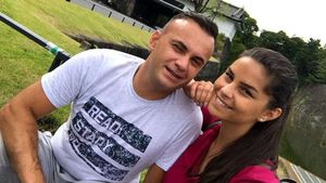 Surpriză! Pe cine "ascunde" acasă dr. Adrian Marinescu. Are o soţie cu 17 ani mai tânără