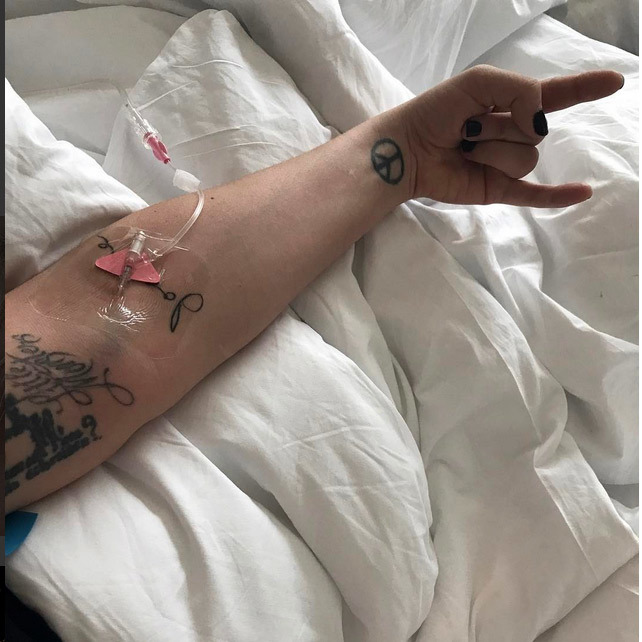 Lady Gaga suferă de o afecţiune rară care se manifestă prin dureri cronice
