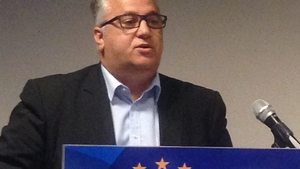 Cum l-am filmat pe un senator PNL pe care l-a lăsat bateria! Imagini de cascadorii râsului