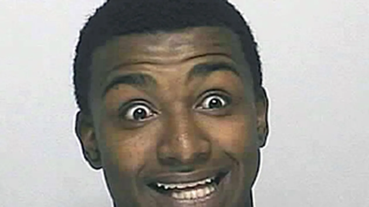 A inghitit un plic cu cocaina sub ochii politistilor