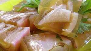 Piftie de porc sau de curcan? 5 rețete delicioase de răcitură