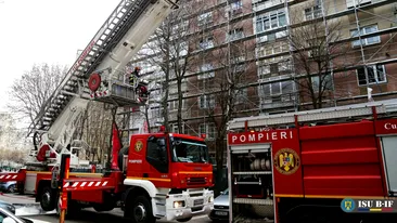 Incendiu puternic în centrul Bucureștiului. Trafic blocat, fumul a ajuns până în Piața Romană