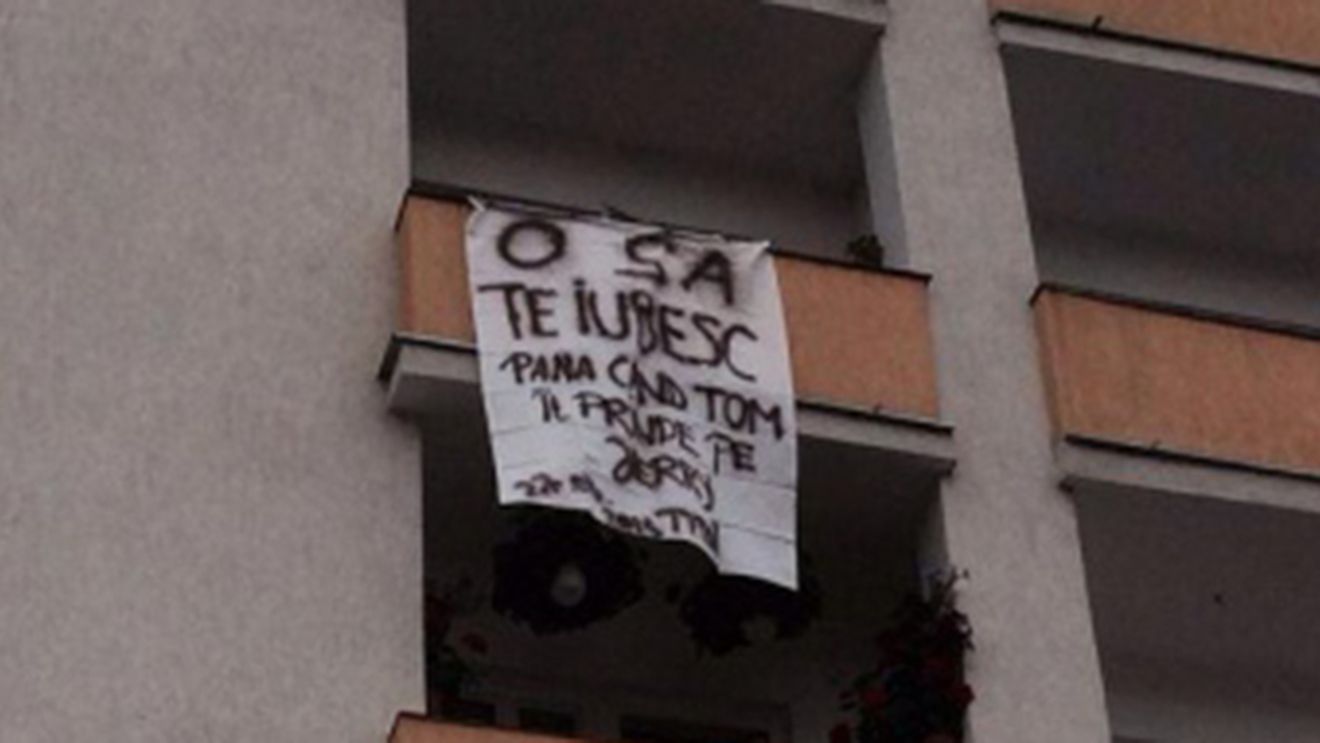 Ce se intampla in Gherla...nu ramane in Gherla! Ce mesaj a putut sa-i scrie un tanar iubitei lui, pe cearsaf, la balconul blocului
