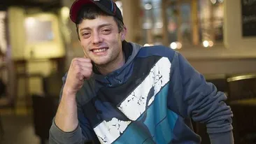 Povestea romanului care a invadat Marea Britanie. De ce si-a dat demisia, dupa doar o zi de munca la o spalatorie