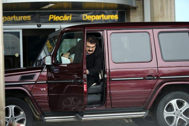 Tomah Khaled Alsamarra’i coboară dintr-un Mercedes G AMG 63