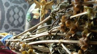 Obiceiuri si traditii in ziua Botezului Domnului! Lasa busuioc sub pragul casei ca sa afli cati petitori vei avea si mananca turta sarata sa-ti vezi sotul in vis