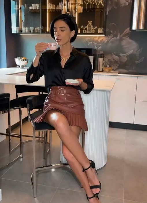 Cum arată casa în care locuiesc Adelina Pestrițu și Virgil Steblea. Vila are un living spațios și un dressing imens