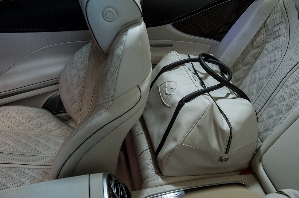 FOTO / Ion Ţiriac, primul posesor din lume al noului bolid Maybach S650 Cabriolet! Câţi bani a scos din conturi fostul tenismen