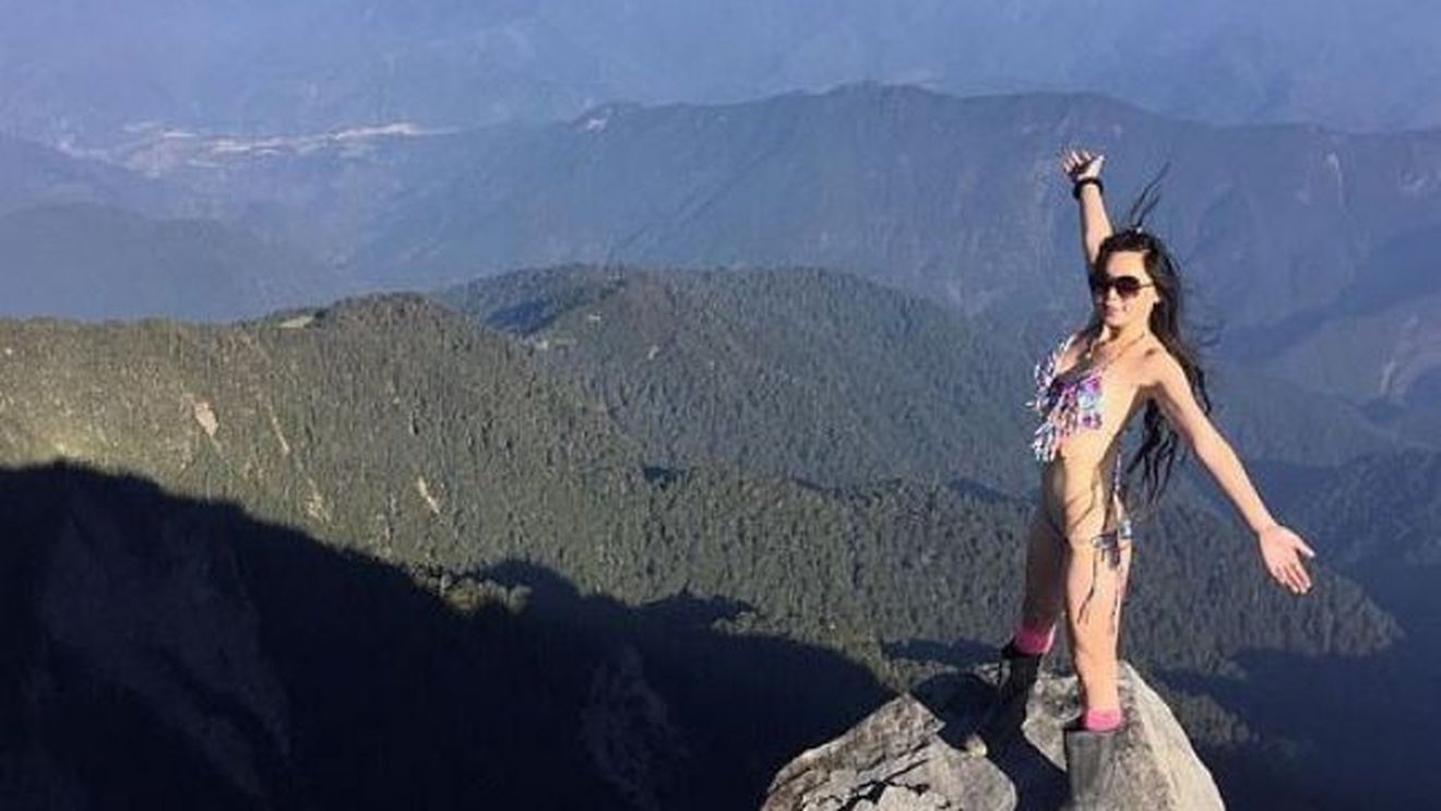 Un model a murit îngheţat într-o râpă! Gigi Wu era îmbrăcată doar în costum de baie