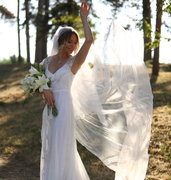 Laura Cosoi și Cosmin Curticăpean aniversează Nunta de Oțel! Mesajul emoționant transmis de actriță: „Iubirea nu înseamnă doar promisiunile făcute”