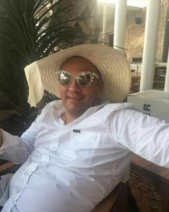 A făcut-o lată de ziua ei! Vica s-a „spart” la Marbella alături de Cruduţa, Liviu „Gaze”, fiul Irinei Loghin şi legenda jocurilor de noroc