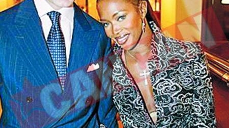 Naomi Campbell isi batea iubitii