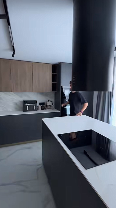 Cum arată casa din Snagov în care Bisoi locuiește cu chirie? Investiția se ridică la 2 milioane de euro