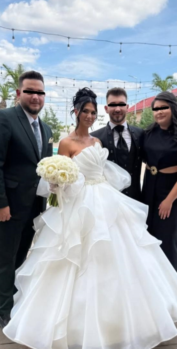 Detaliul halucinant de la nunta Lalei, ex-ispita de la Insula Iubirii! A cui ar fi rochia de mireasă purtată de brunetă