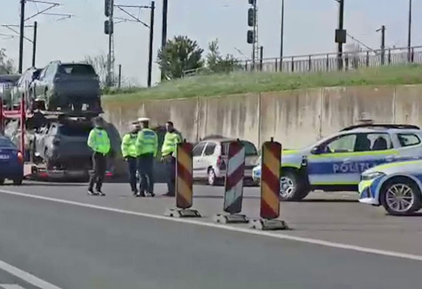 Echipaje de poliție pe drumul către mare / Sursă foto: CANCAN.RO