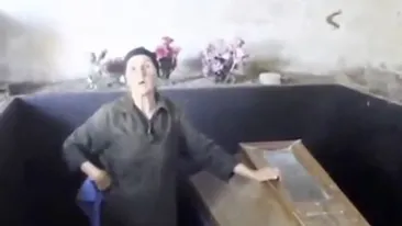 De-a dreptul bizar! Aceasta femeie traieste in casa cu trupul mumificat al fiului sau. Motivul halucinant pentru care de 18 ani refuza sa-l ingroape