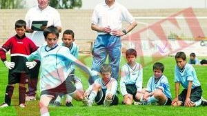 Lupii tineri il lucreaza pe Nasul