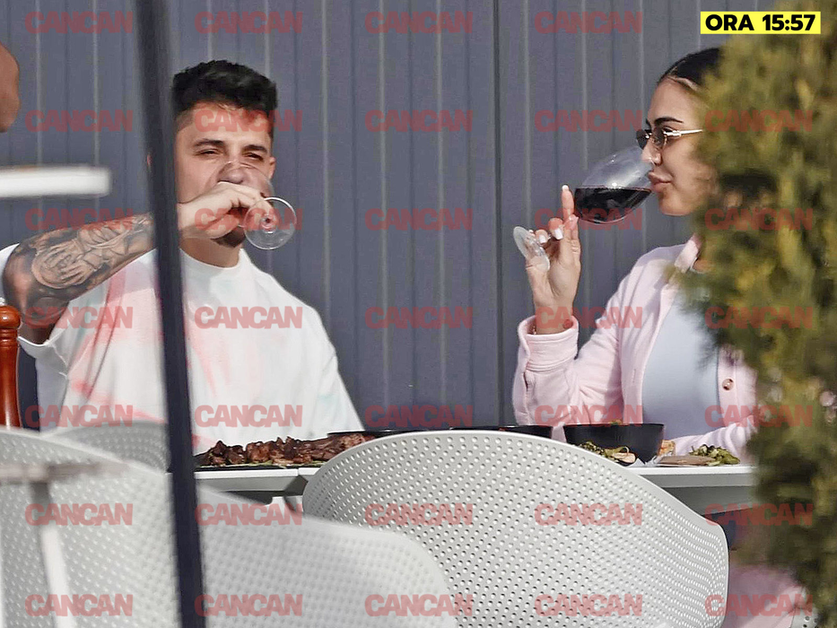 Vanessa și Bogdan de la Ploiești, la masă, la restaurantul din Tunari