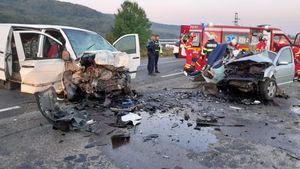 Un tânăr de 21 de ani a provocat un accident mortal în județul Cluj. Doi bărbați au murit în urma impactului violent