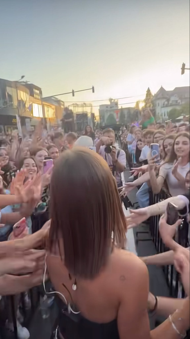Iuliana Beregoi, acuzată că are „aere” de vedetă. Ce ar fi făcut la un concert din Piatra Neamț/ sursă foto: TikTok
