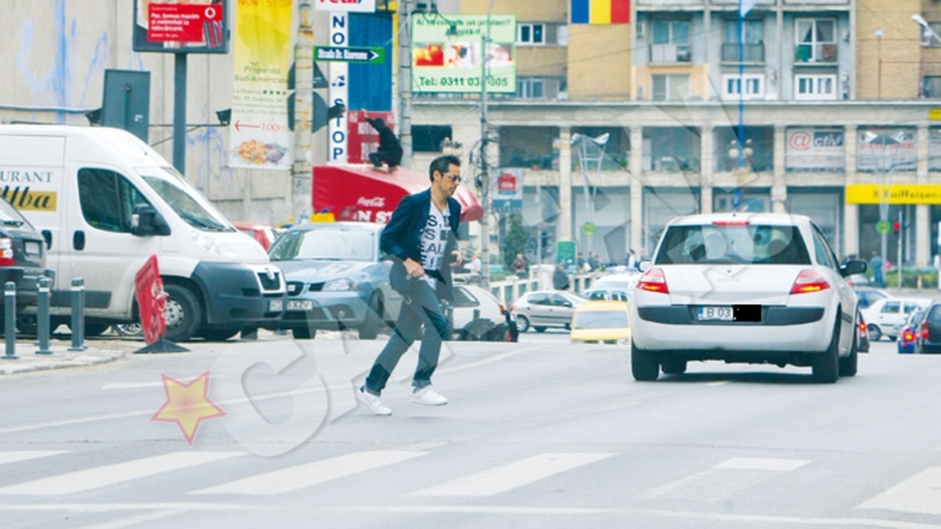 Stefan Banica face slalom printre masini! Actorul se "antreneaza" pe Calea Victoriei