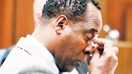 E oficial! Conrad Murray l-a omorat pe Michael Jackson! Vezi cat va sta dupa gratii!