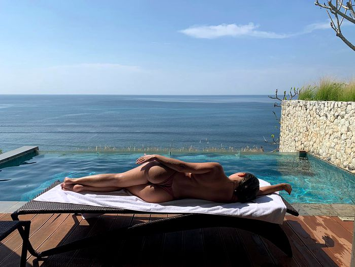 FOTO | Alexandra Stan, ipostază „Baywatch”! S-a pozat în bikini decupați și și-a întărâtat fanii!