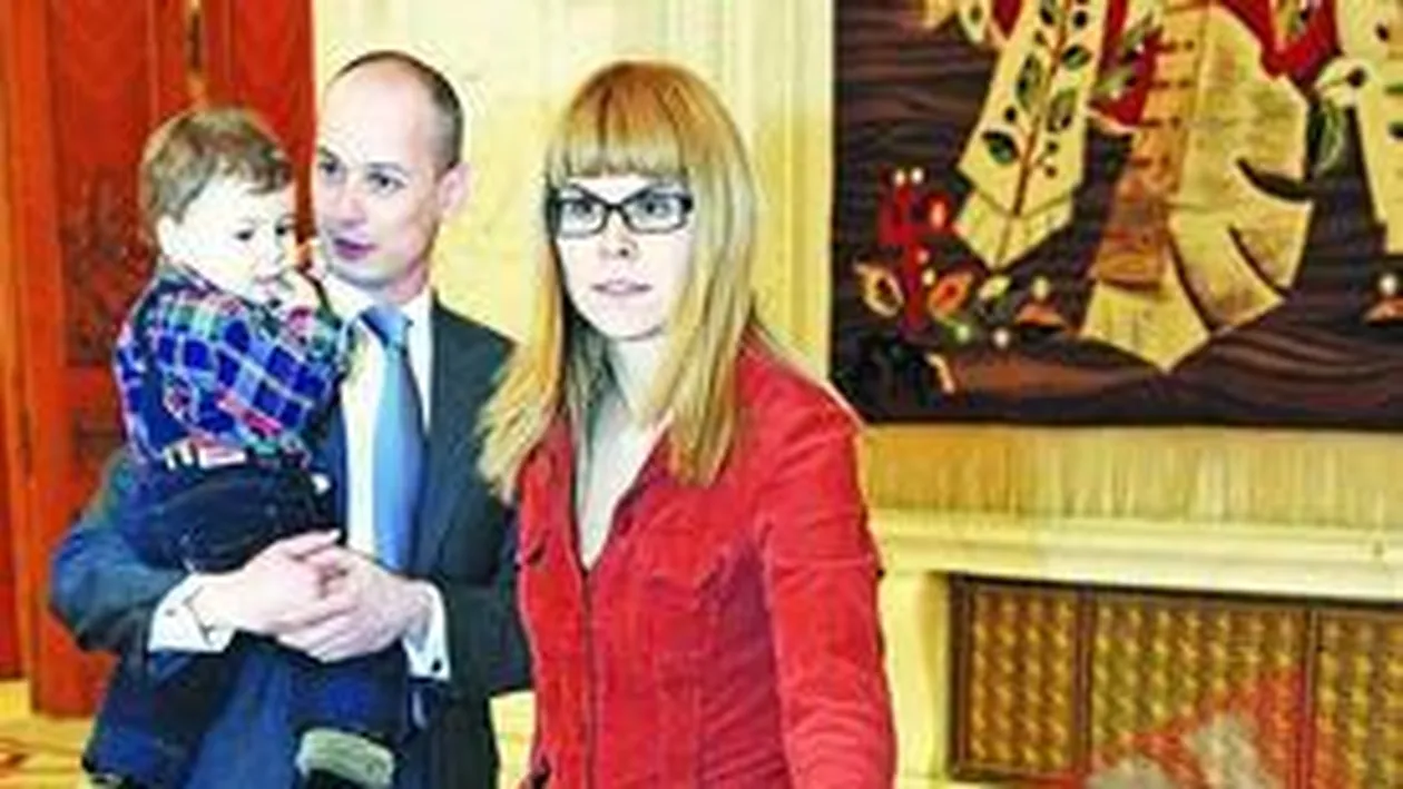 Politicieni intretinuti de neveste