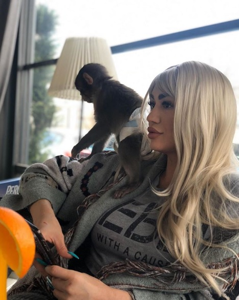 Ultima fotografie publicată de Margherita de la Clejani a stârnit un val de comentarii răutăcioase. Mama artistei a sărit în apărarea ei, dar fanii au taxat-o și pe ea pentru vocabularul folosit