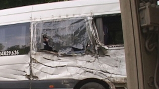 O femeie a murit si noua copii au fost raniti intr-un accident auto in Valcea!