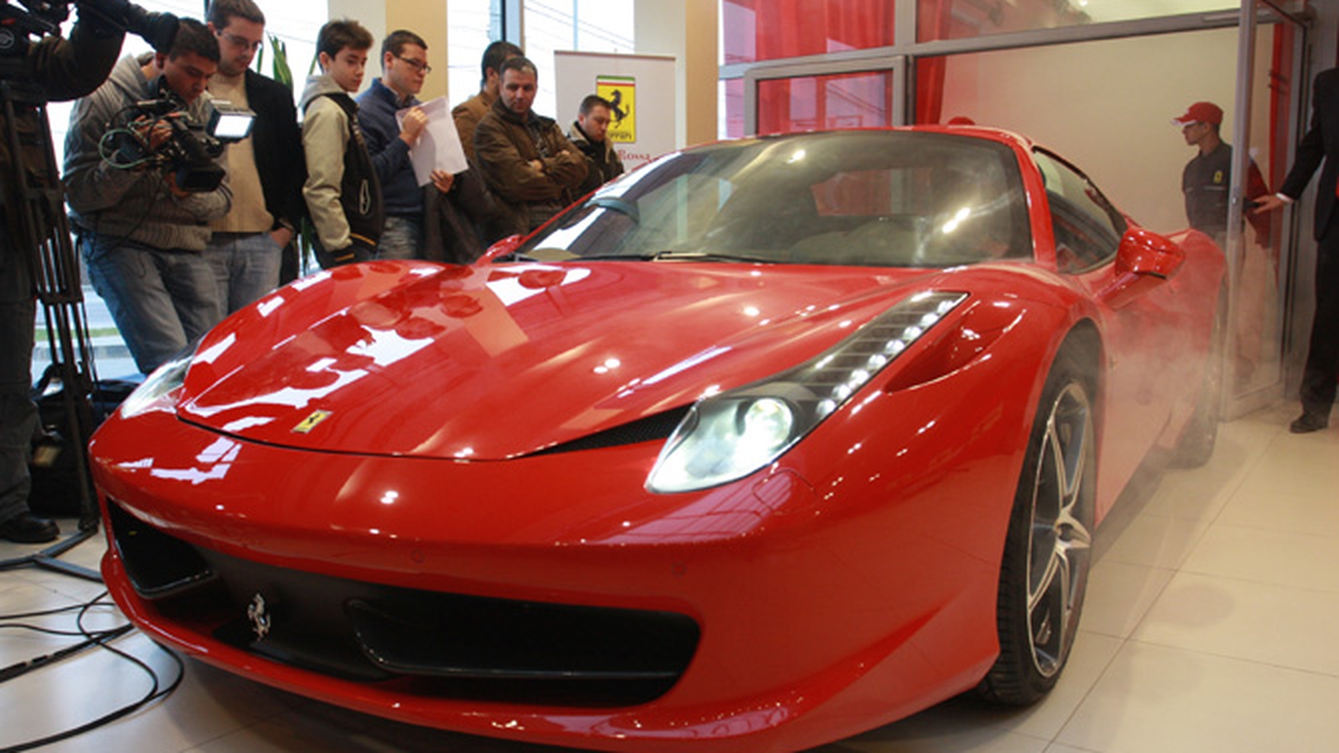 VIDEO Ferrari va aloca Romaniei, anul viitor, o cota de pana la 35 de automobile