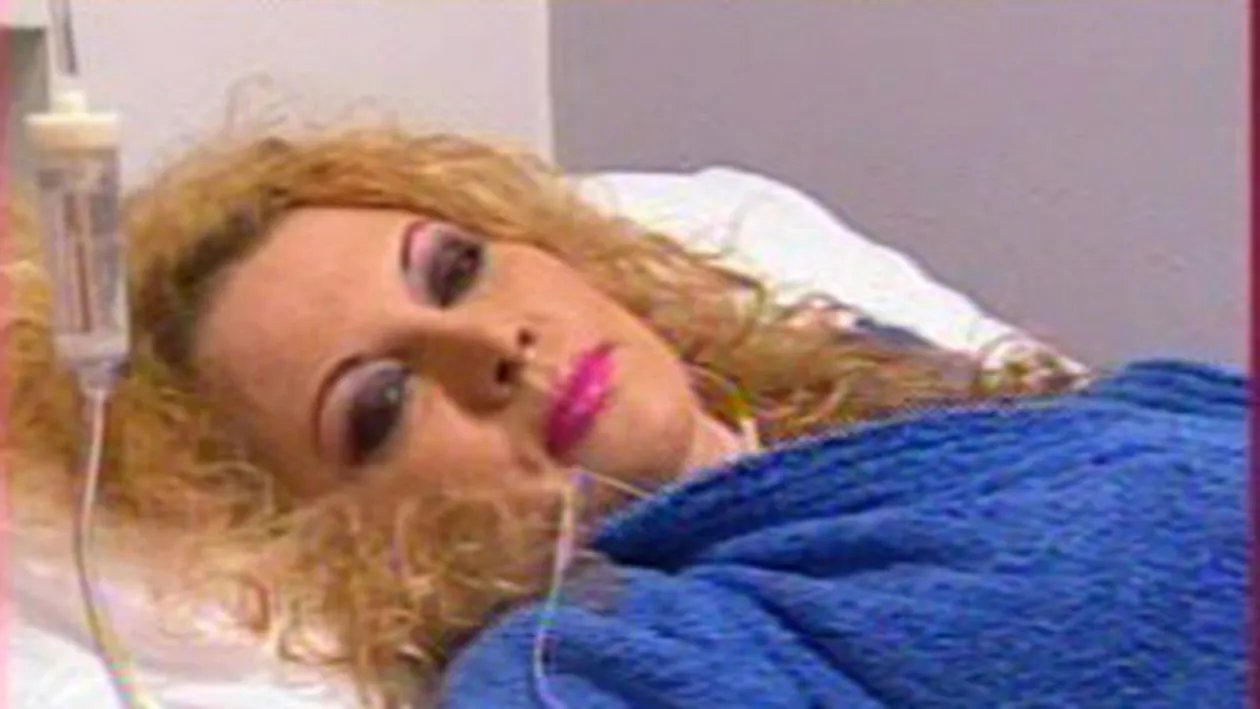 VIDEO Oana Lis nu si-a mai marit sanii de frica sotului: M-am razgandit in ultima clipa pentru ca nu era nimeni din familie langa mine! Viorel semnase deja actele de divort! Bunica Vasilica: Imi dai mie 'silifoanele', sa mi le pun eu