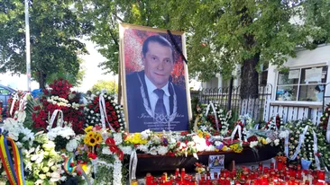 Zeci de coroane de flori, depuse la Clubul Sportiv Dinamo. Ivan Patzaichin va fi înmormântat astăzi, cu onoruri militare