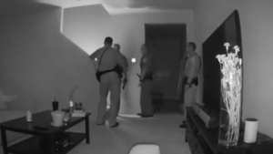A montat camere de supraveghere în fiecare cameră. Când a văzut înregistrările, a avut un șoc! Ce se întâmpla de fapt