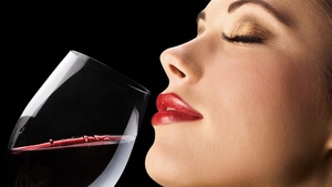 Ce se intampla daca beti ZILNIC un pahar de vin. Efectul NECUNOSCUT pana acum al ALCOOLULUI