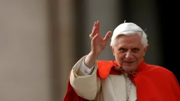 Papa Benedict al XVI-lea a murit! Vaticanul a făcut tristul anunț
