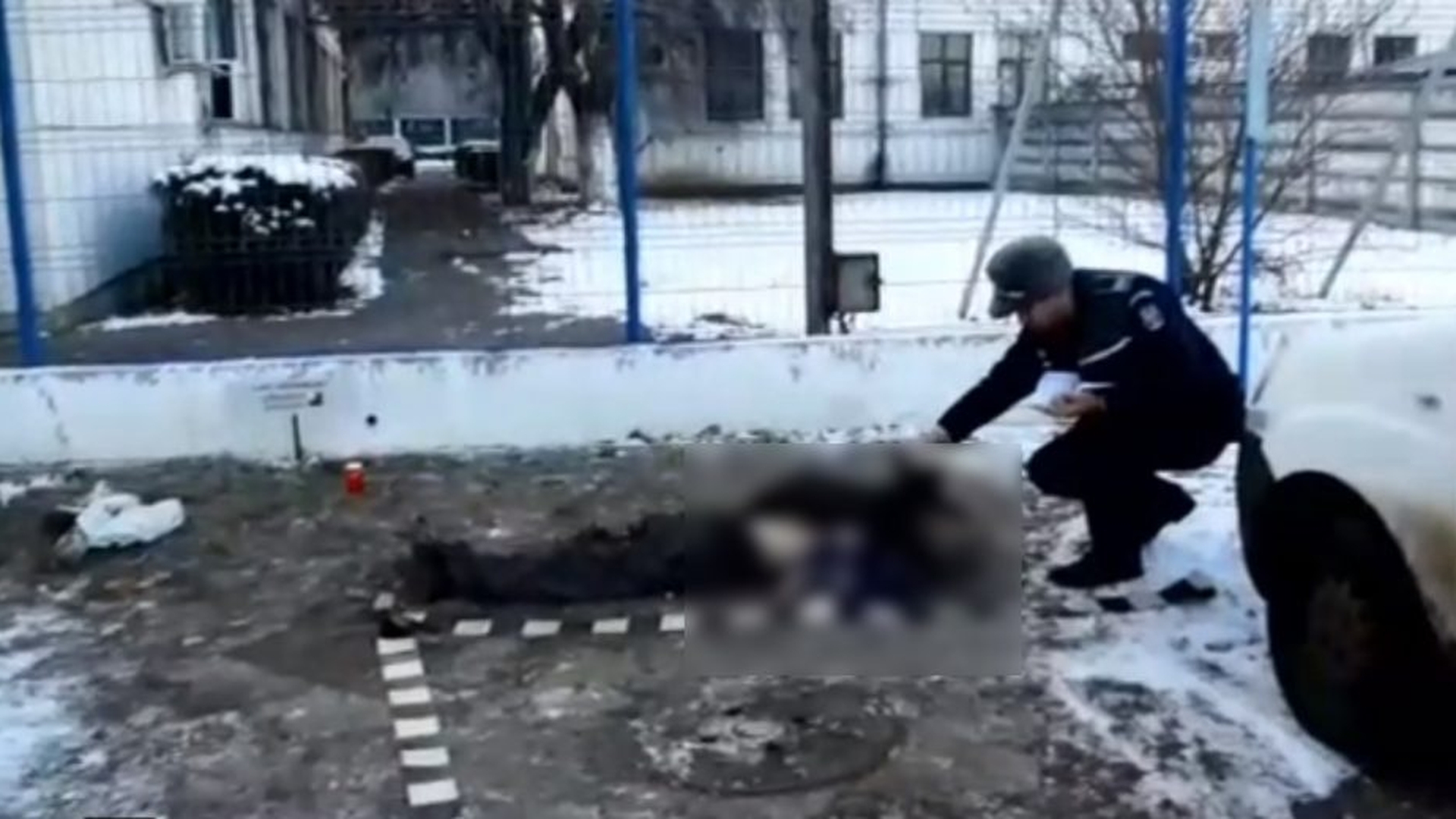 Un bărbat a fost găsit mort într-o parcare din Slatina. Era înghețat!