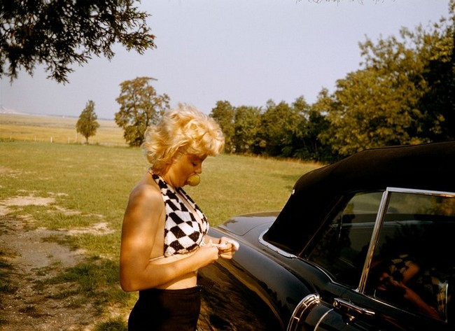 Marilyn Monroe, aproape goală! Fotografii pe care nu le-ai văzut niciodată cu celebra actriţă