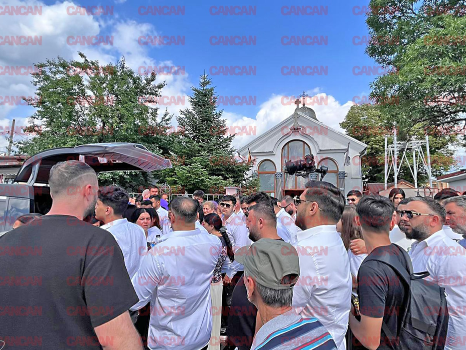 Detaliul de pe crucea lui Ciprian Pian! Sursa foto: CANCAN