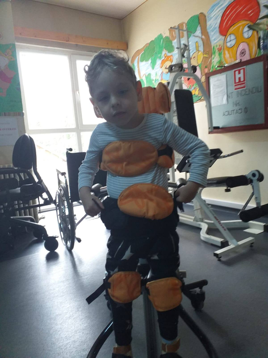 Fiul unui pompier din Caracal are nevoie de ajutor! Andrei are cinci ani și este grav bolnav