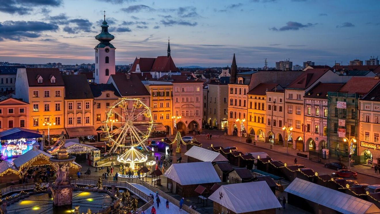 Cazare de 1.500 de lei pe noapte într-un celebru oraș din România, în luna decembrie 2025. Târgul de Crăciun a ridicat prețurile!