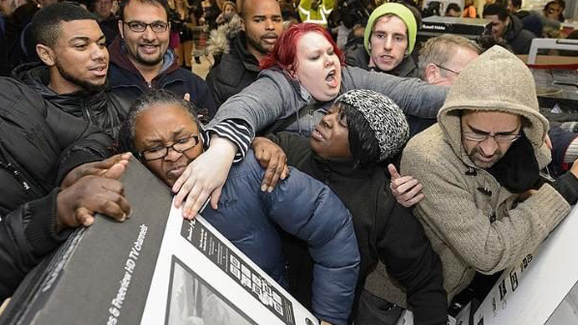 BLACK FRIDAY, în creştere faţă de anul trecut! Cât s-a cheltuit în primele opt ore