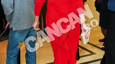 Bruneta a dat-o rau in bara! A imbracat o rochie care arata ca o... salata!