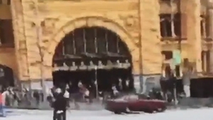 O maşină a intrat în pietoni în Melbourne! Trei oameni au murit