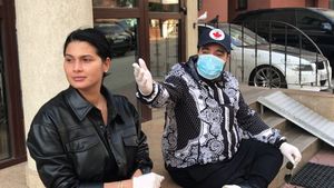 Florin Salam se însoară, în sfârșit, cu Roxana Dobre. “Îi fac și eu o bucurie!” Bruneta, din nou gravidă?! Gestul care ar fi dat-o de gol
