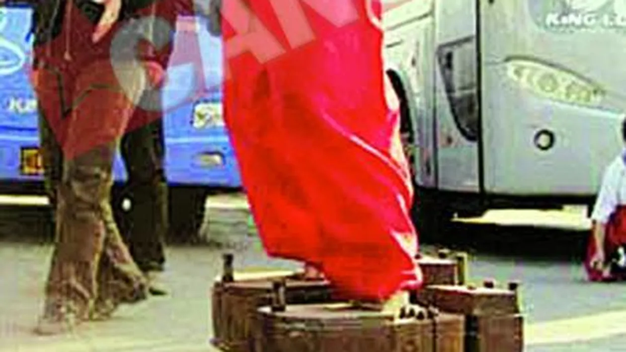 Si-a facut pantofi de 18 kilograme ca sa nu mai mearga la cazinou