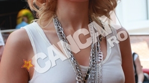 Iulia Vantur a fost precoce! A facut primii bani la 15 ani! Vezi cum!