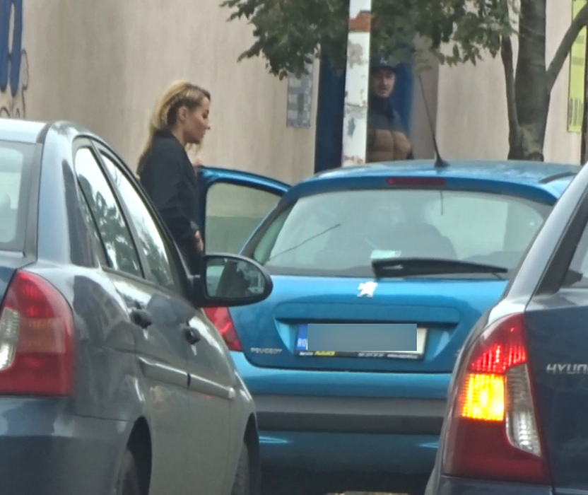 Flavia a plecat în grabă de la Antenă, fiindcă o aştepta o zi lungă, cu drumuri prin tot oraşul